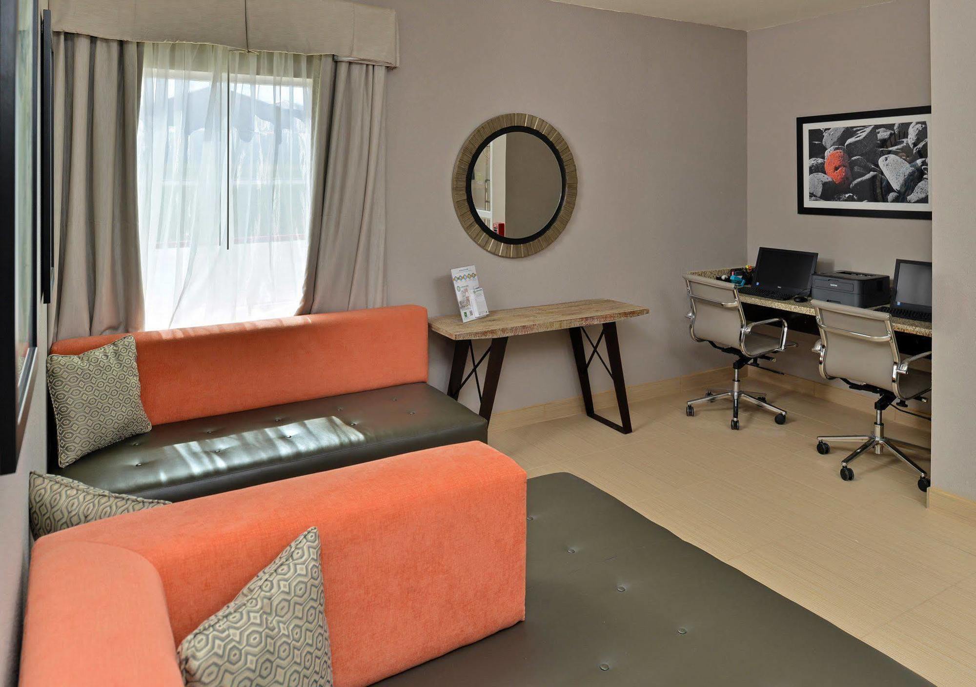 The Black Swan Lee - Lenox, Ascend Hotel Collection Luaran gambar