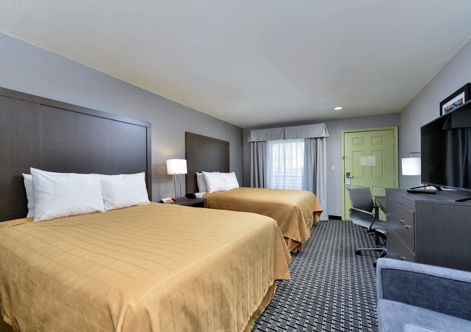 The Black Swan Lee - Lenox, Ascend Hotel Collection Luaran gambar